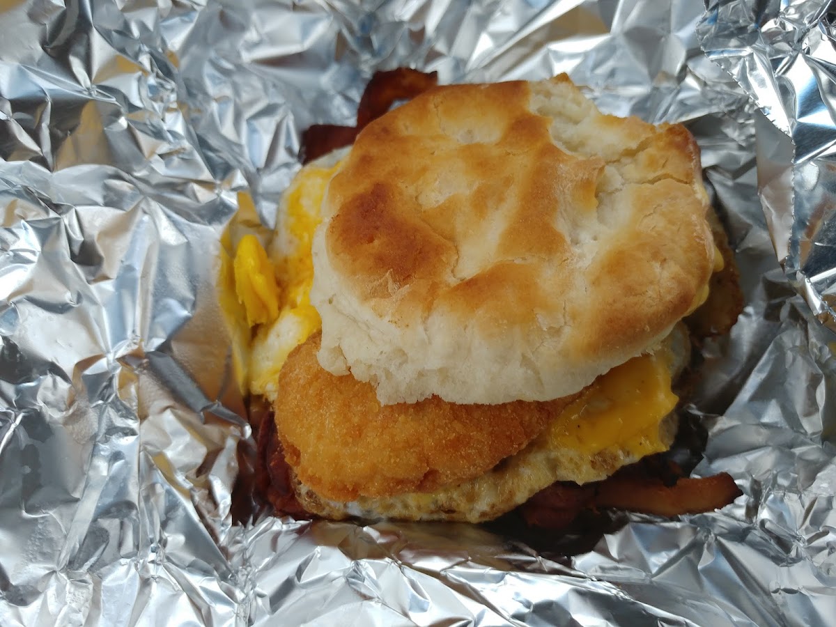 Courthouse Market & Grill - Photo 9