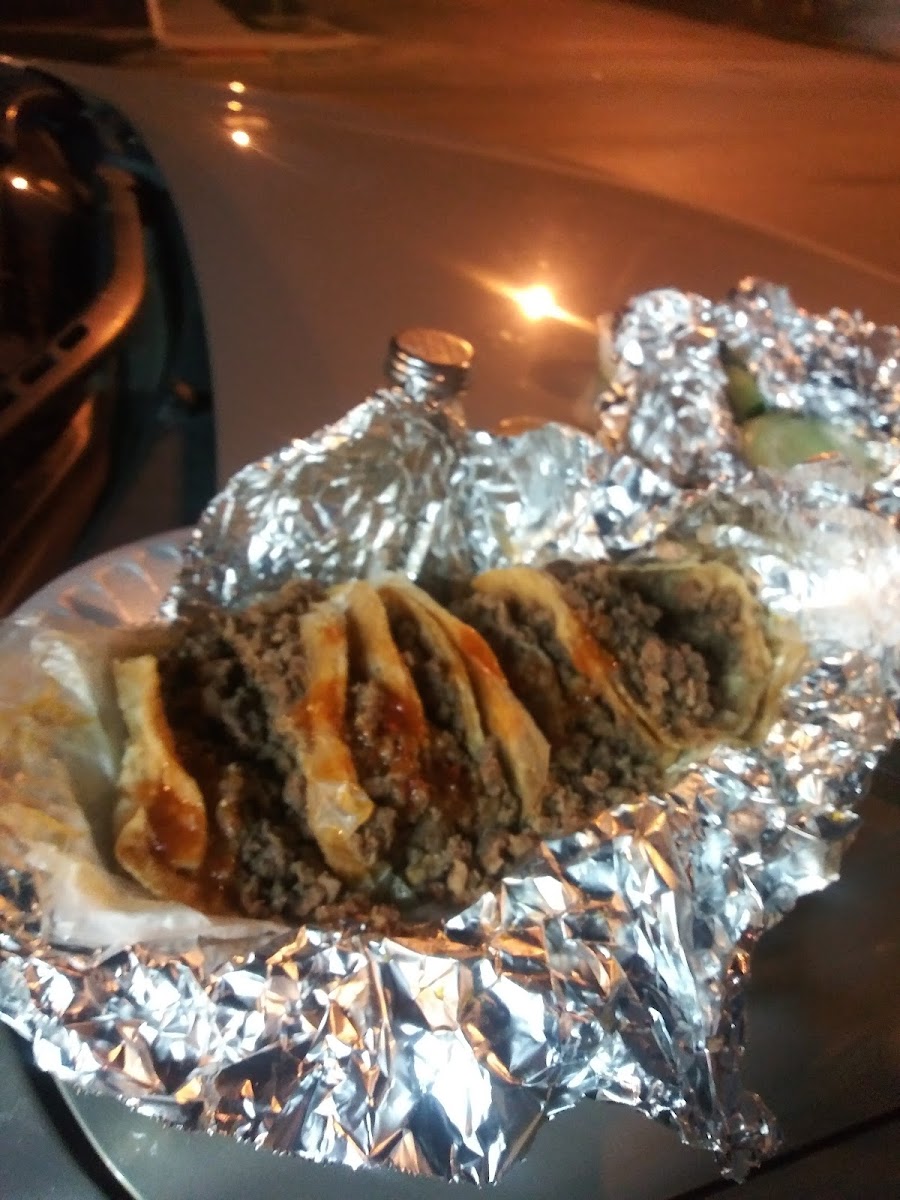 Tacos El Güero - Photo 9