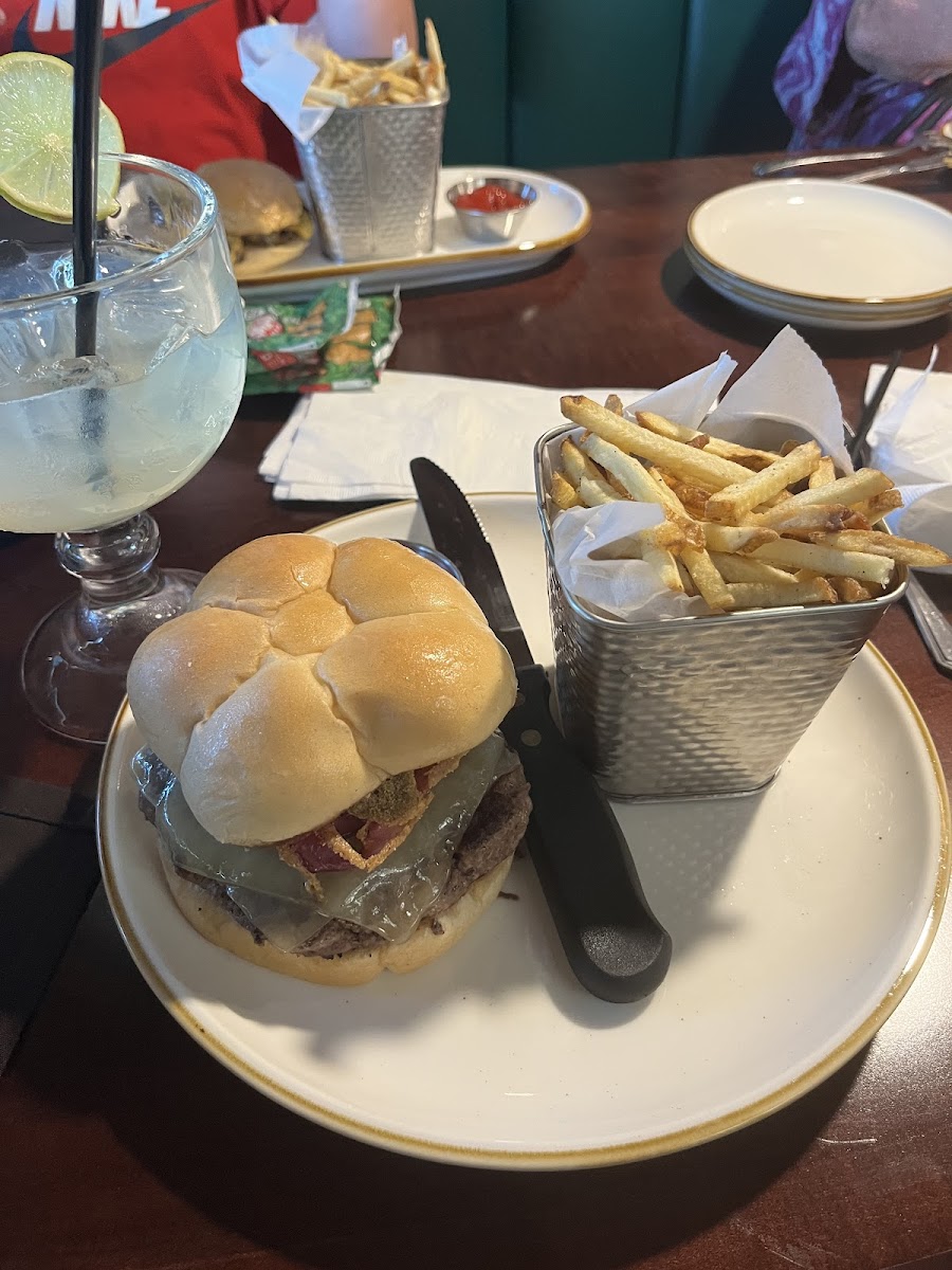 Miss Annie's Rustic Park Tavern & Beer Garden - Photo 2