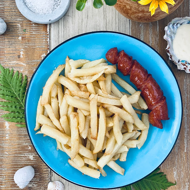 Plain Russian or Jumbo Vienna & Chips