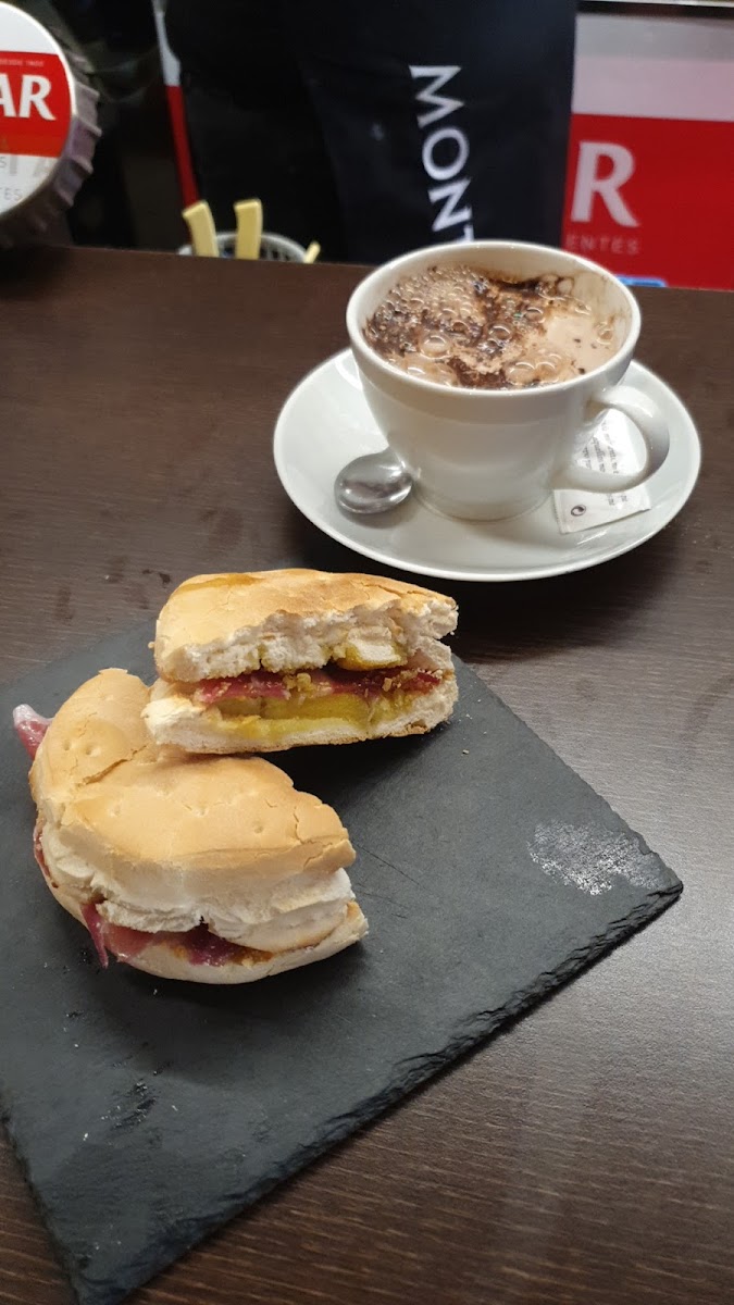 Cafeteria Aromas de San Roman - Photo 4
