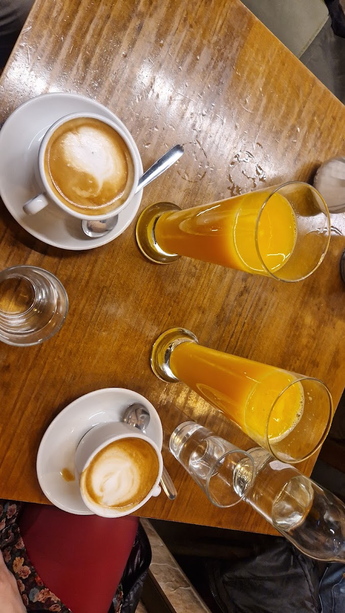 Cafeteria Aromas de San Roman - Photo 5