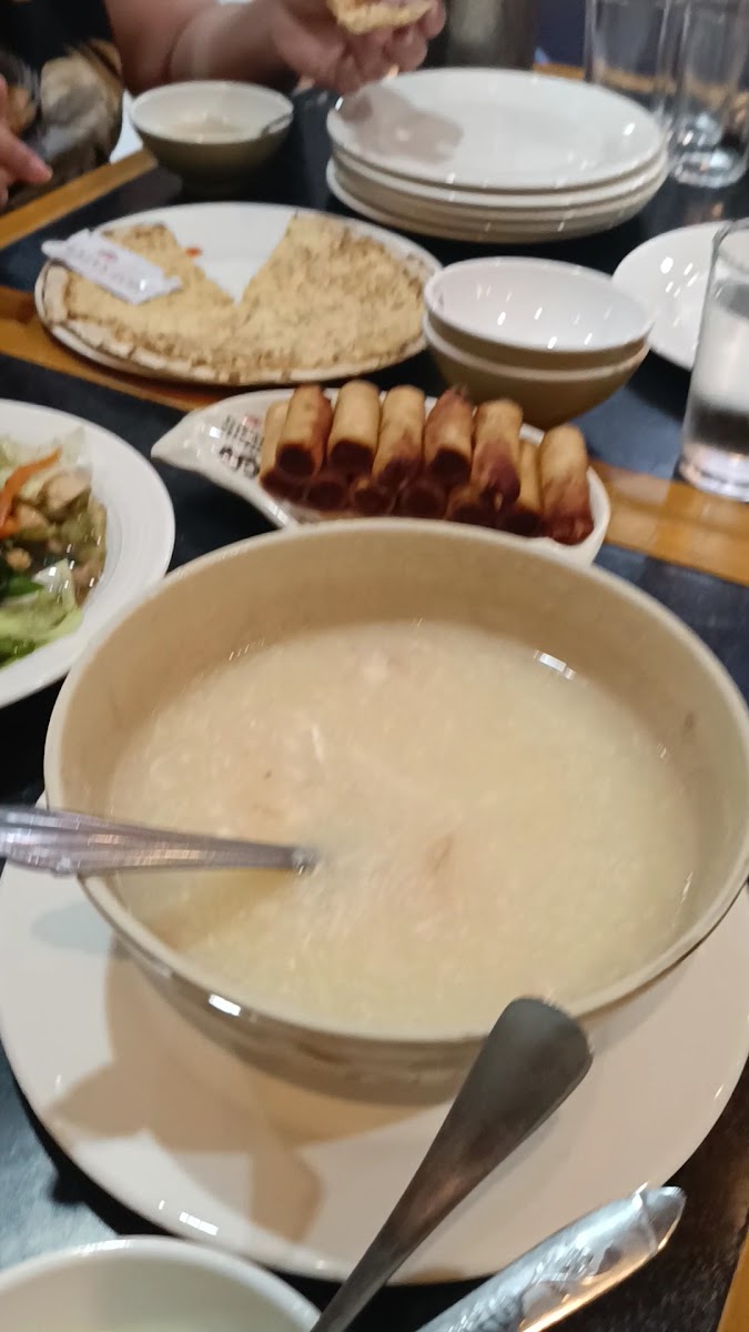 Hapag Luntian Restobar - Photo 1