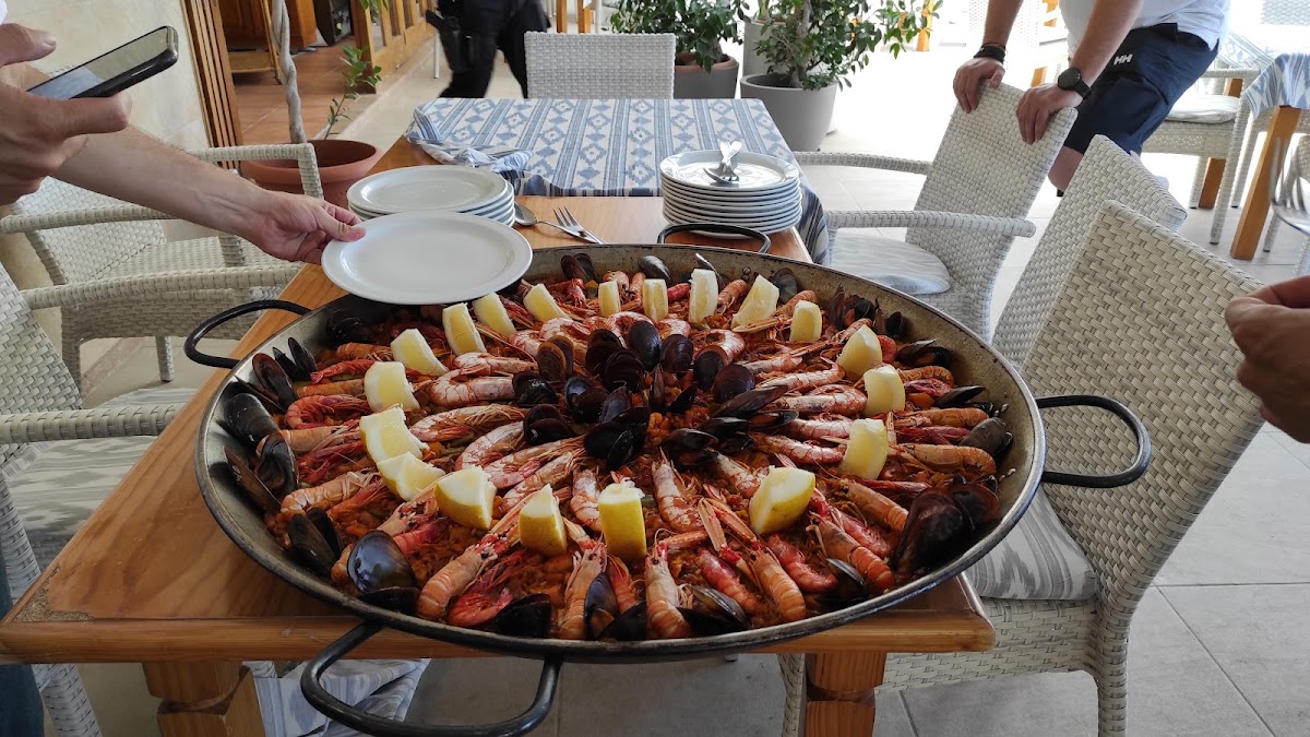 Restaurante El Leon Rojo - Photo 5
