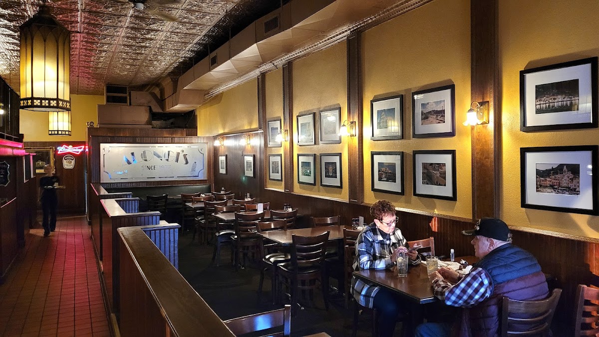 Alongi's Italian Restaurant - Photo 6