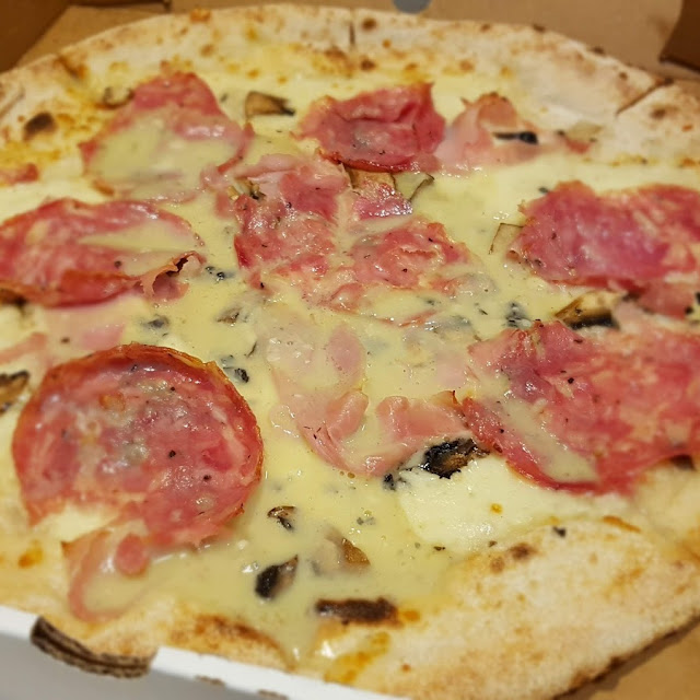 Lombardi's Pizza