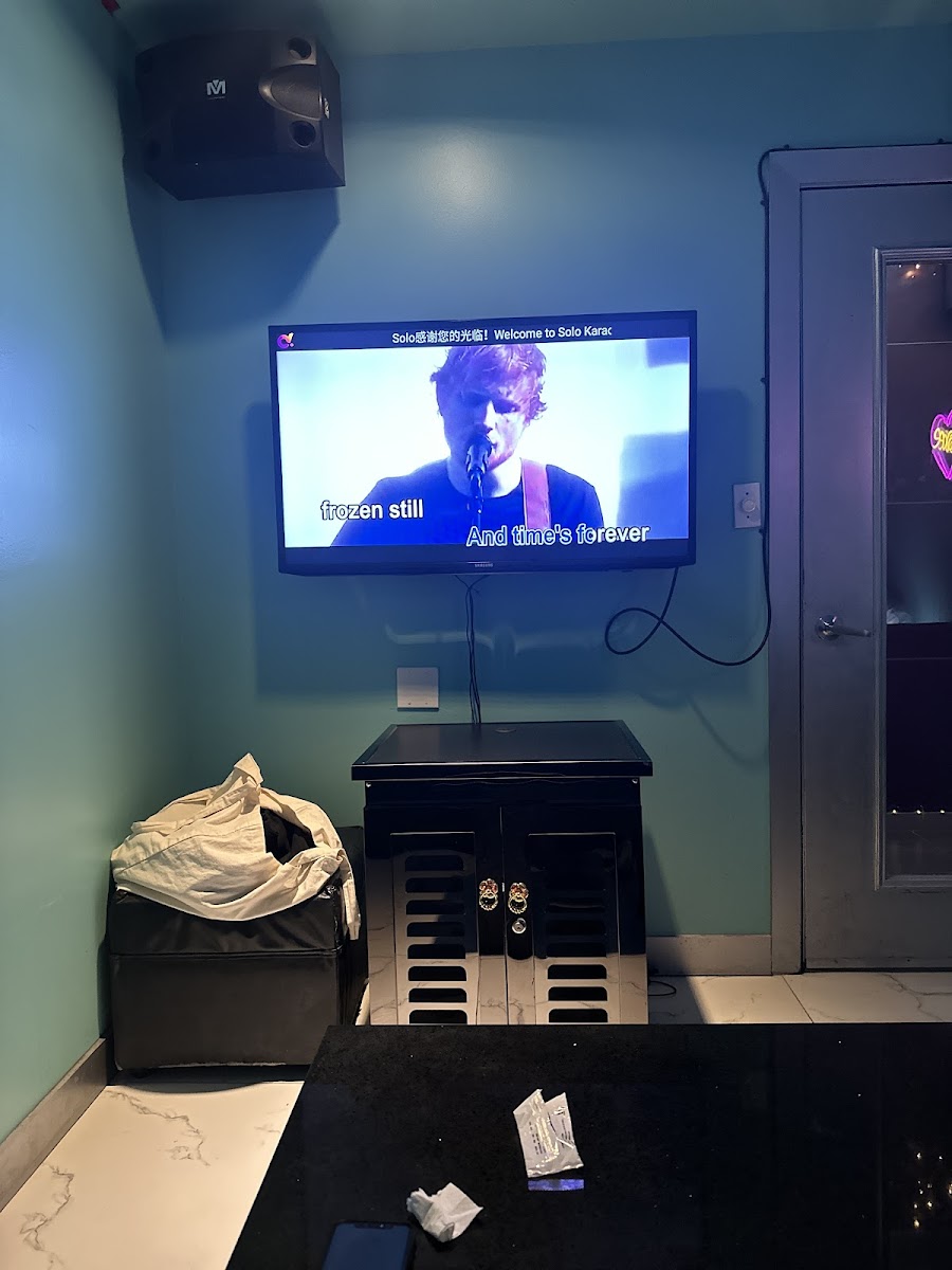 Solo Karaoke - Photo 2