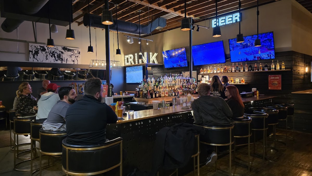 Park & Co - Photo 7