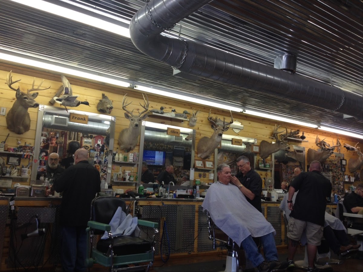 Parks Barbershop & Salon - Photo 5