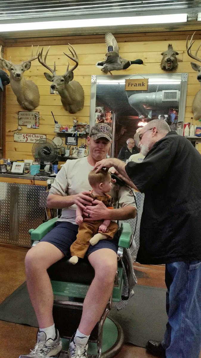Parks Barbershop & Salon - Photo 8
