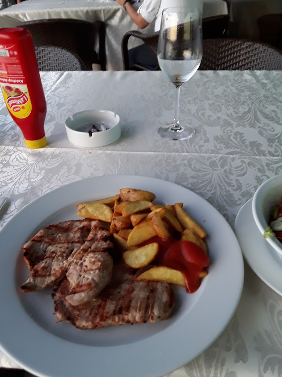 Restaurant Delta Tulcea in incinta hotelului Delta - Photo 5