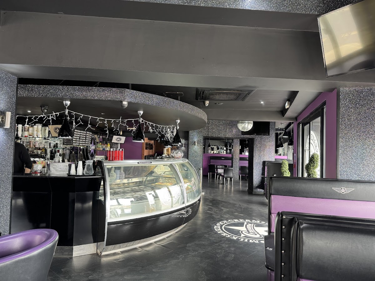 Creams Cafe Bournemouth - Photo 8