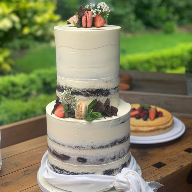 Nude Cake