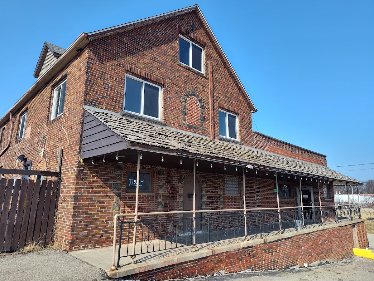Whistle Stop Tavern - Photo 5