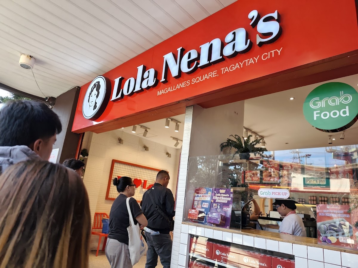 Lola Nena's