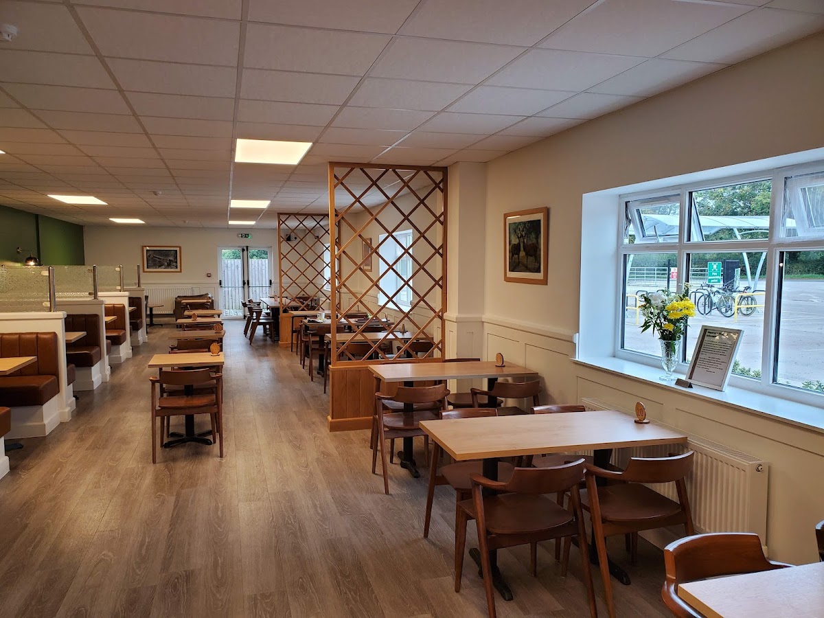 Snowdrop Cafe - Photo 3