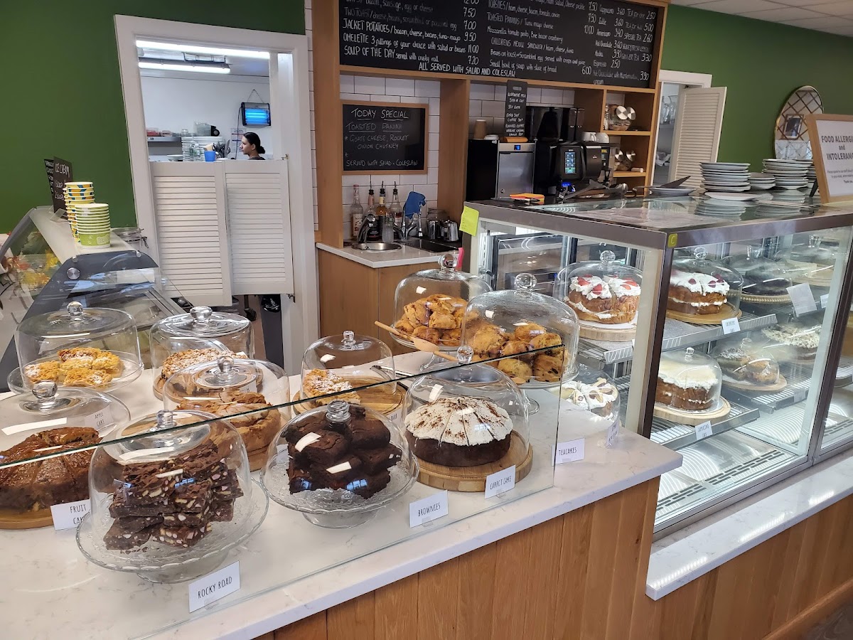 Snowdrop Cafe - Photo 6