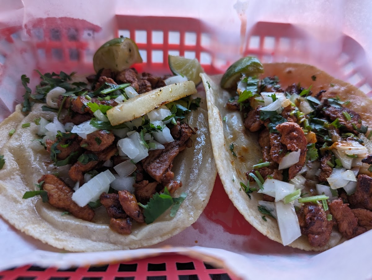 Tacos N Beer taqueria - Photo 4