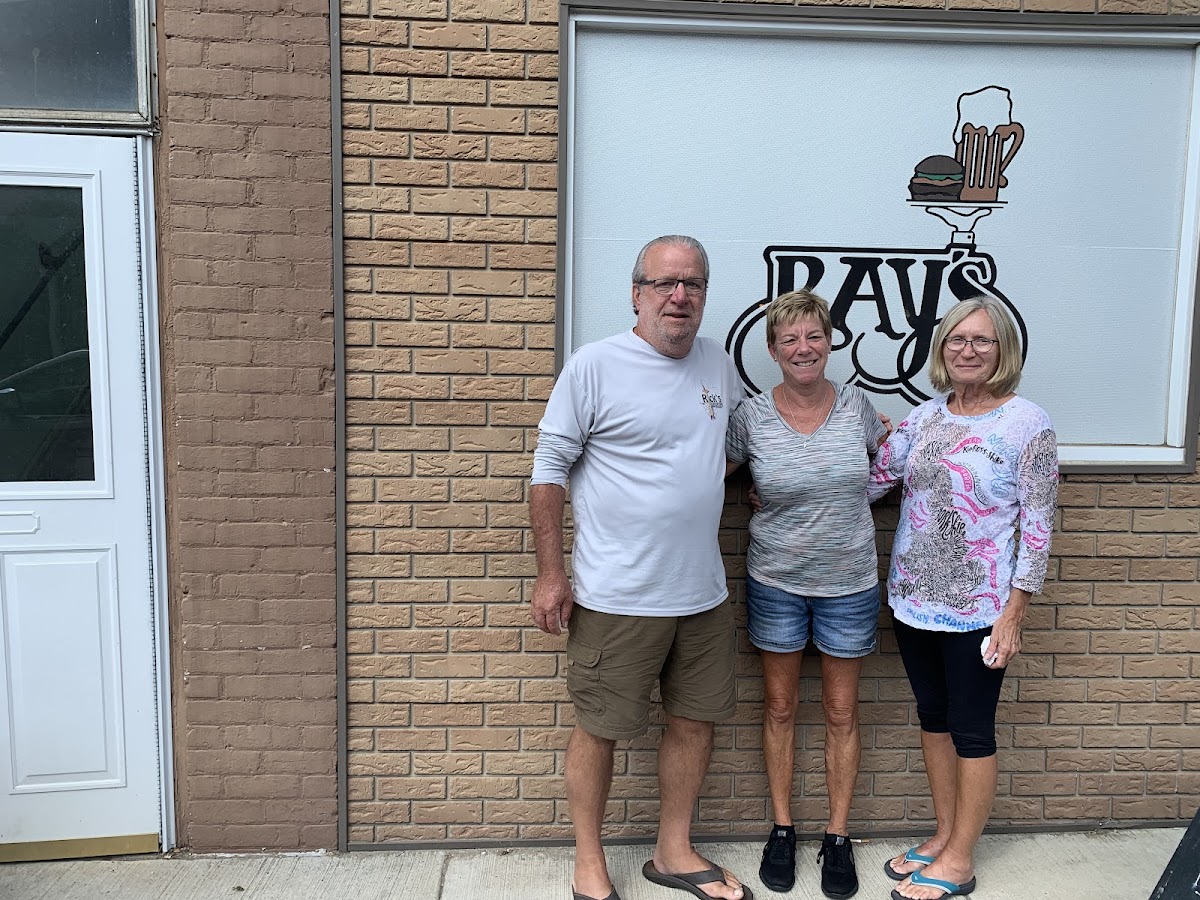 Ray's Tavern - Photo 3