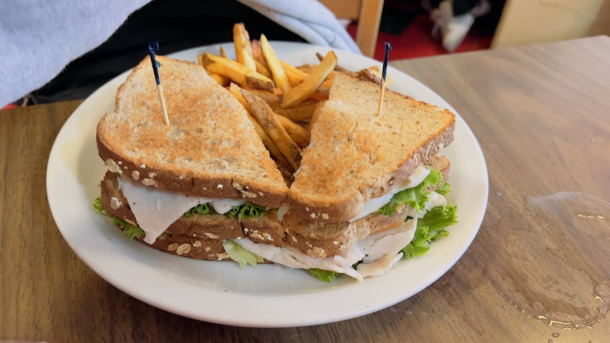 Mickies Dairy Bar - Photo 2