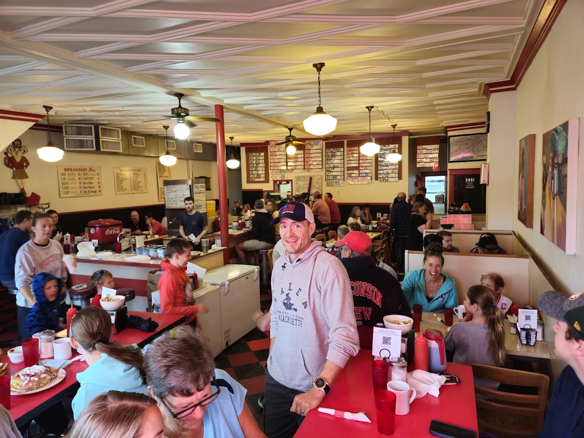Mickies Dairy Bar - Photo 4