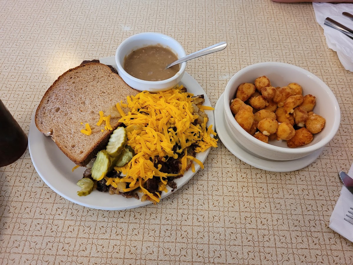 Mickies Dairy Bar - Photo 5