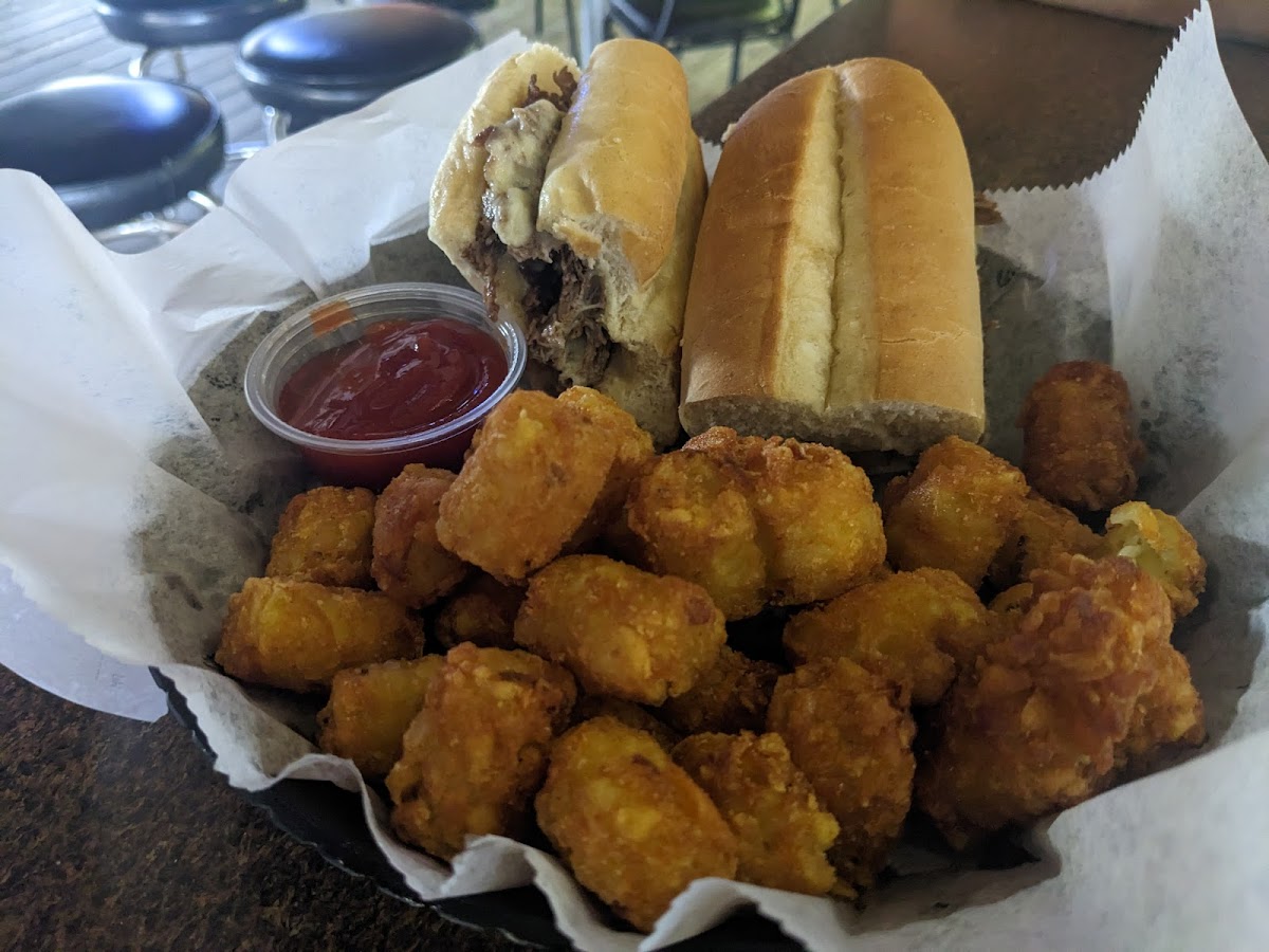 Two Trees Sports Bar & Grill - Photo 1