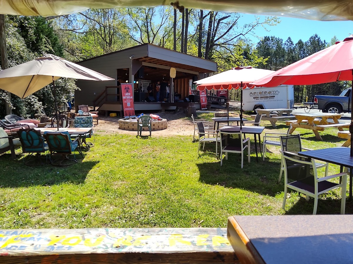 Two Trees Sports Bar & Grill - Photo 4
