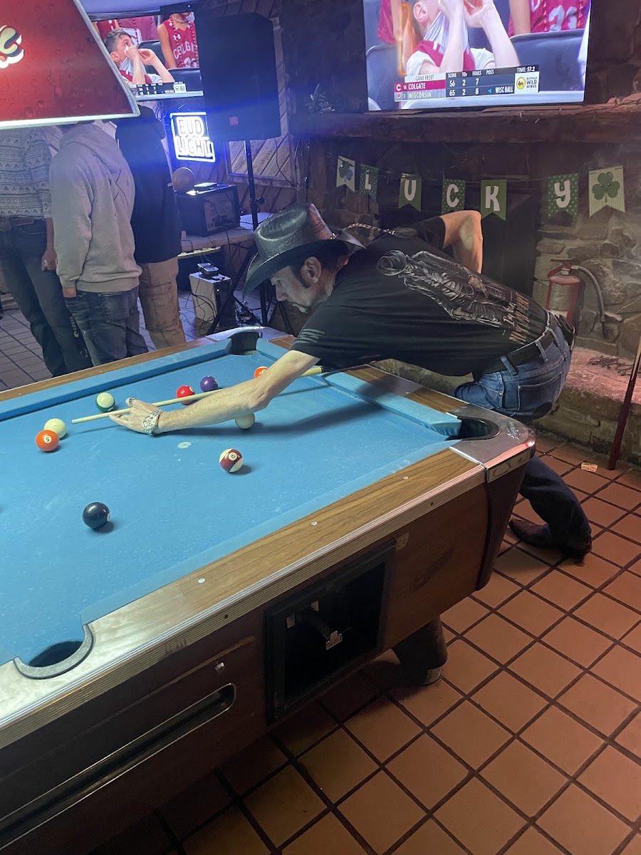 Two Trees Sports Bar & Grill - Photo 7