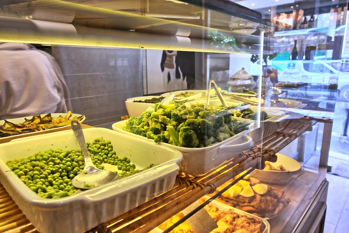 Salumeria Caprese - Photo 9