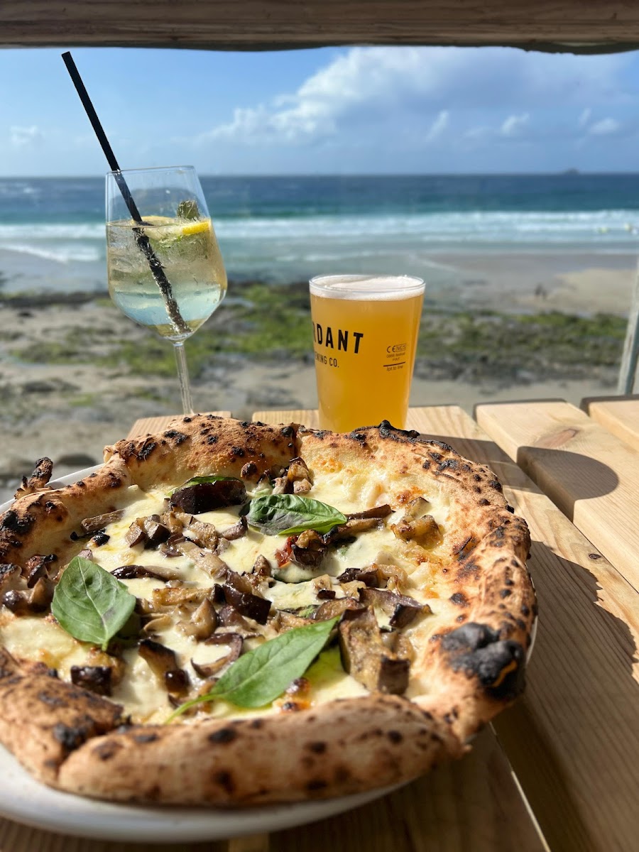 Pizza Roja at Sennen Surf Lodge - Photo 1