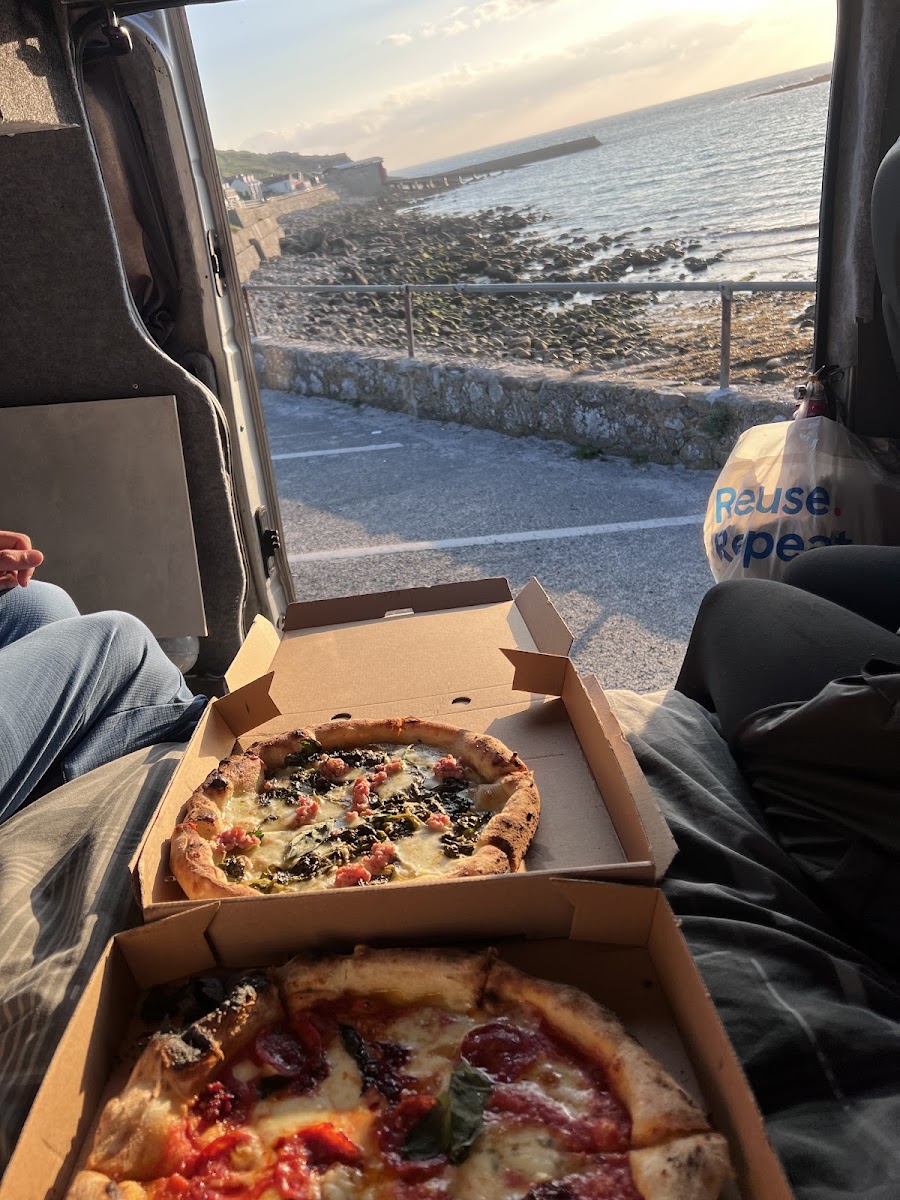 Pizza Roja at Sennen Surf Lodge - Photo 6