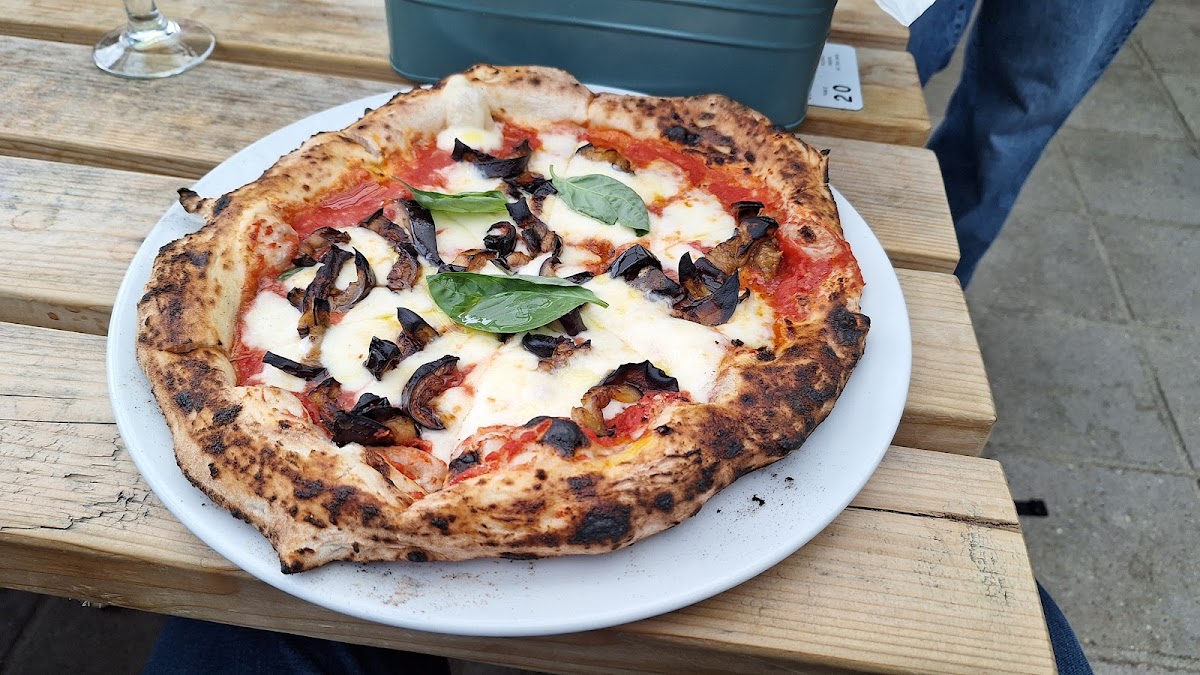 Pizza Roja at Sennen Surf Lodge - Photo 7