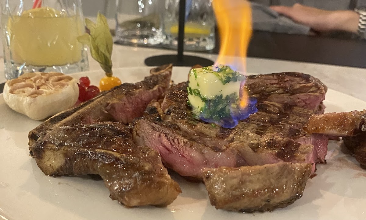 Bavette Italian Steakhouse - Photo 4
