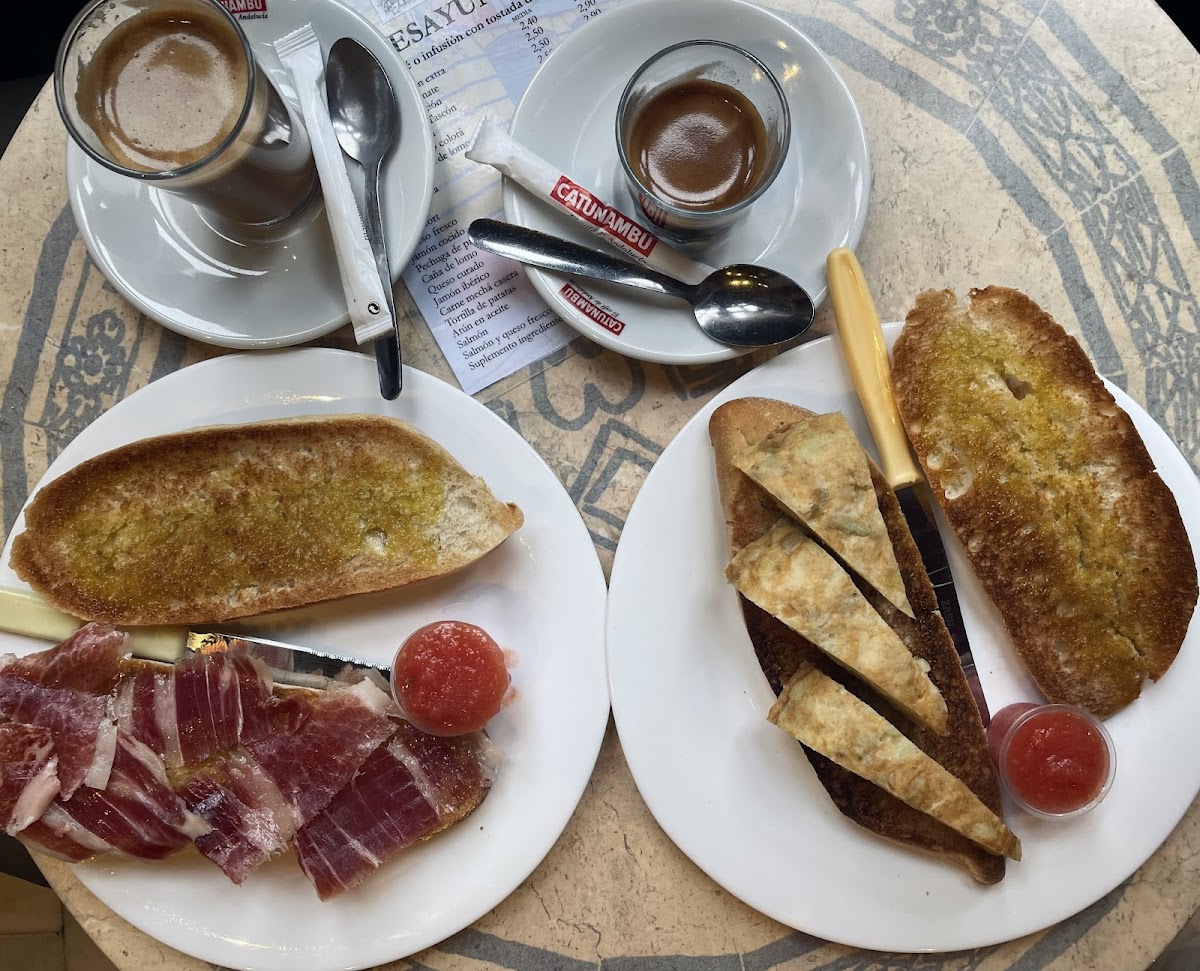 Cafeteria La Esquina Veloz - Photo 1