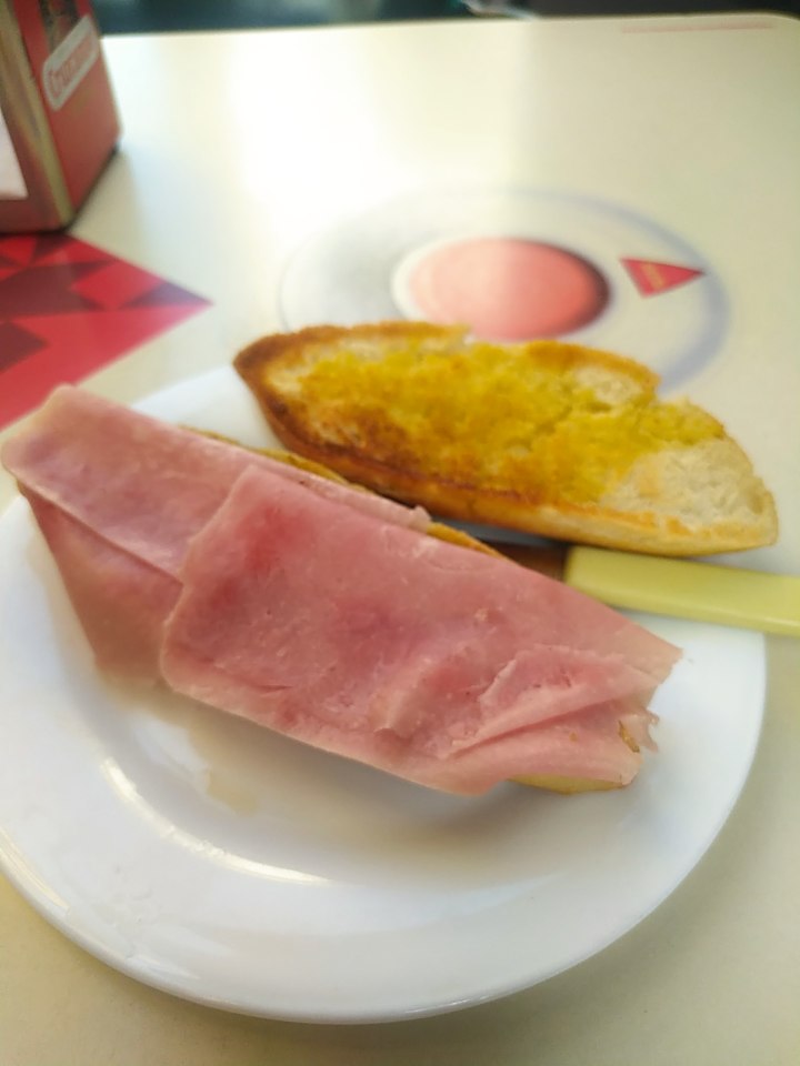 Cafeteria La Esquina Veloz - Photo 8