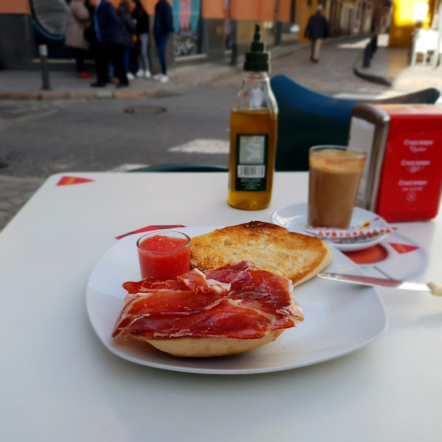 Tostada de Jamón Con Tomate