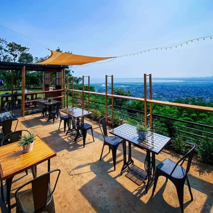 Skygazer Overlooking Restaurant and Eventsplace