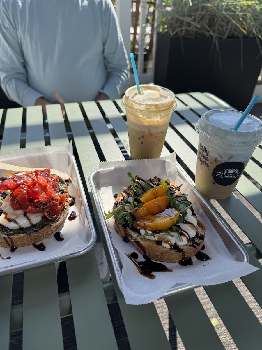 Guapo's Coffee House - Photo 3