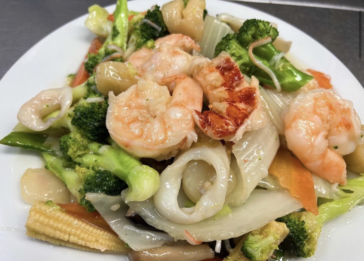 Islander Taste Chinese Restaurant - Photo 2