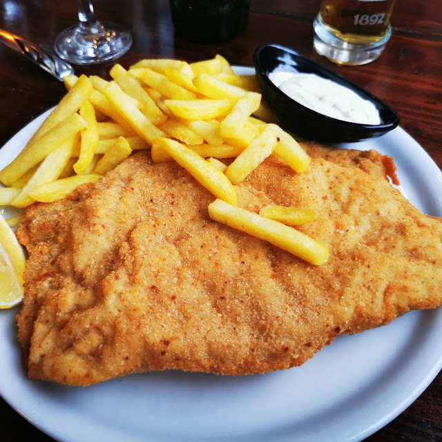 Zagreb Schnitzel Mit Pommes Frites