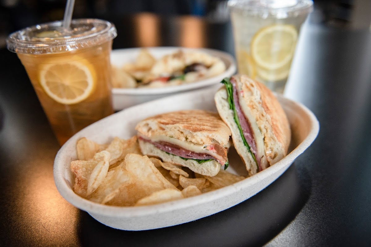 Savanna Salad Bowls & Sandwiches - Photo 1