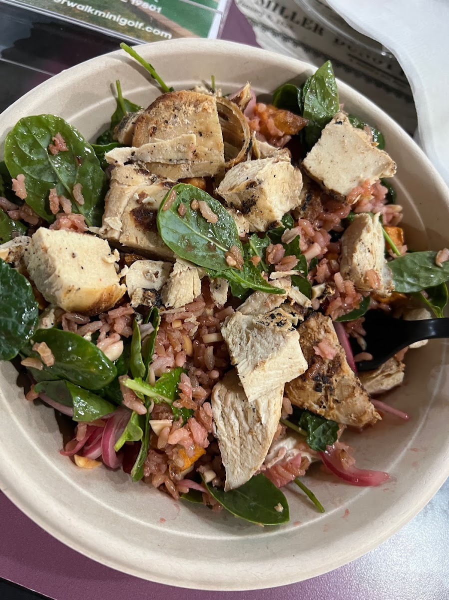 Savanna Salad Bowls & Sandwiches - Photo 2
