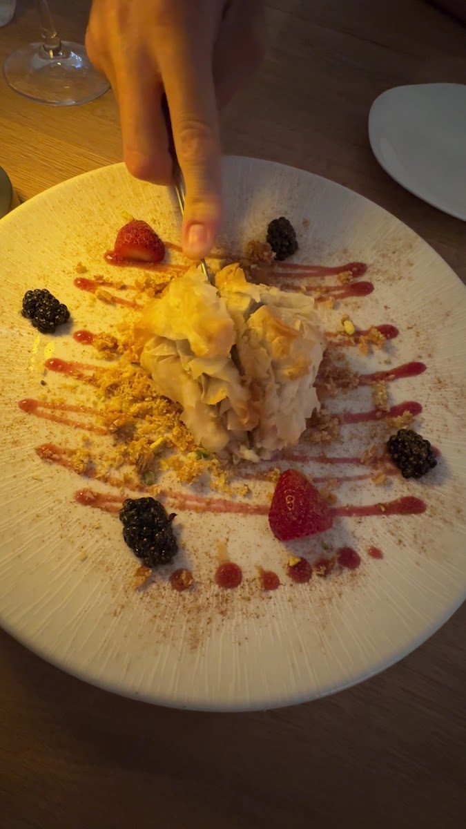 Petros82 Restaurant Don Mills - Photo 1