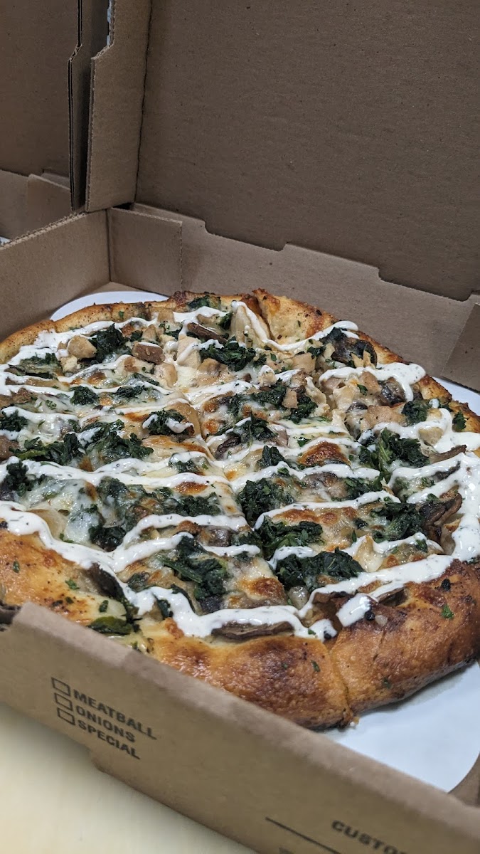 Late Shift Pizza and Wings - Photo 9