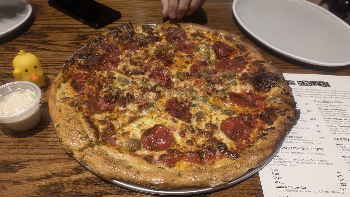 Late Shift Pizza and Wings - Photo 8