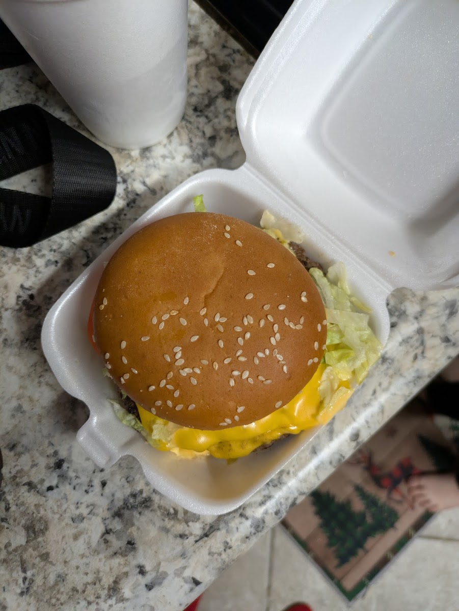Tootsie's Tacos and Burgers - Photo 4