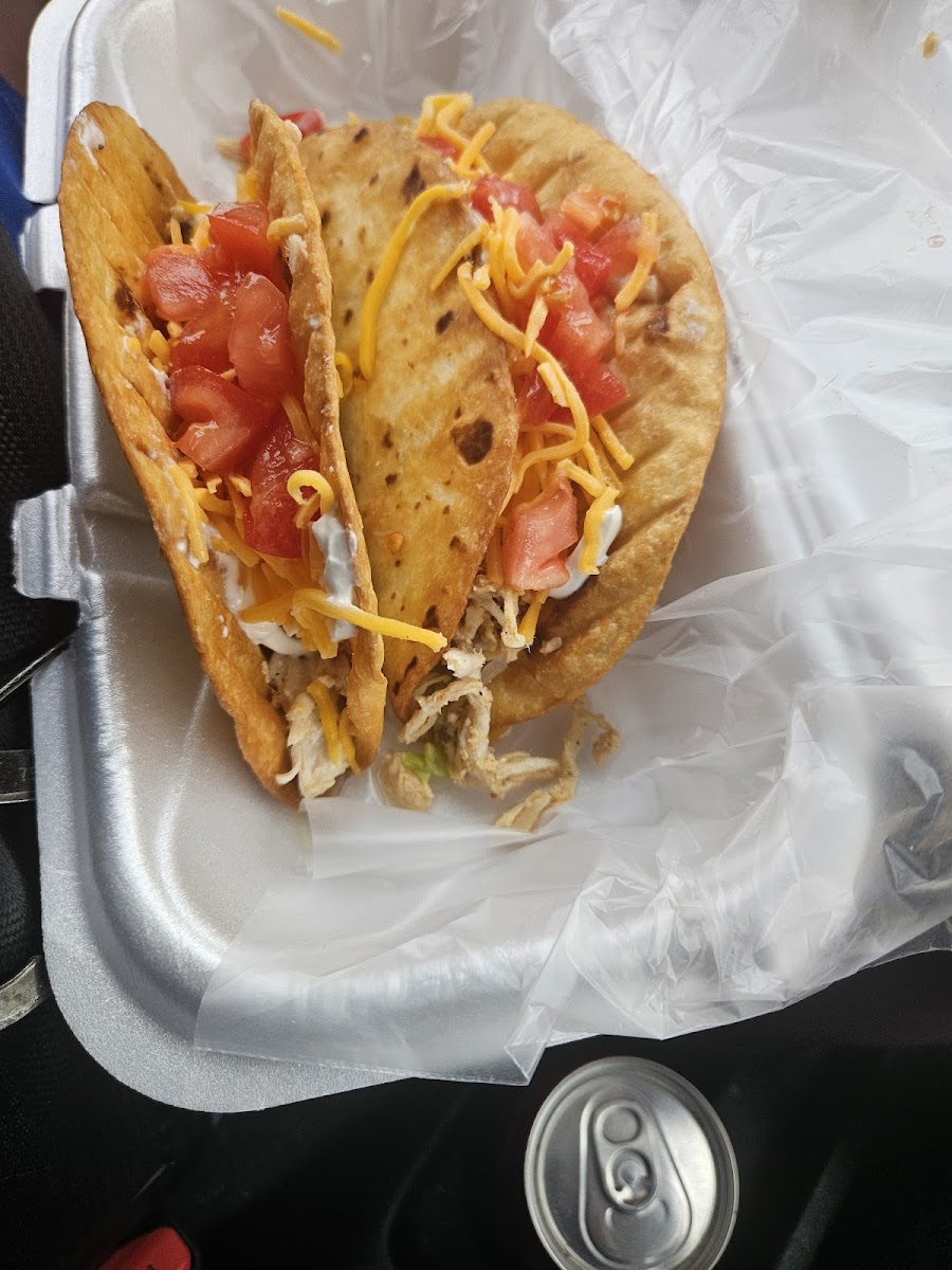 Tootsie's Tacos and Burgers - Photo 8