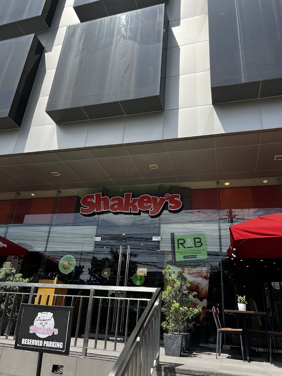 Shakey's WOW Center - Photo 3