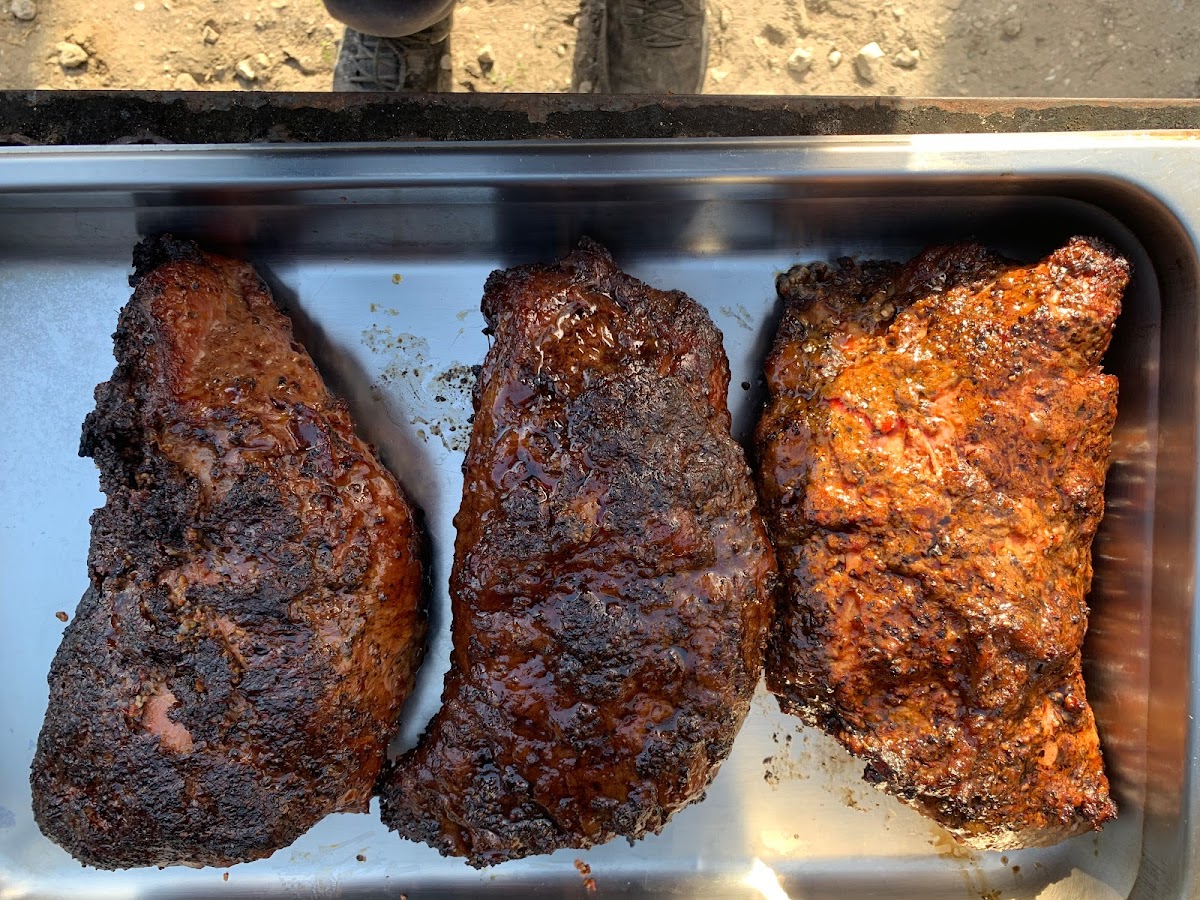 Dat B Good BBQ - Photo 9